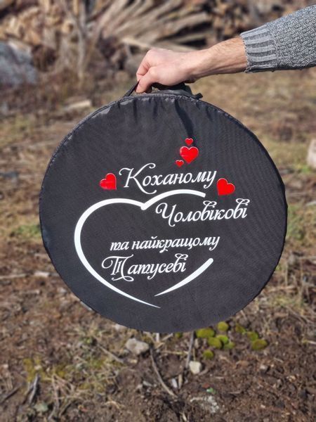 Сковорода з диска борони 40 см із гравірованою кришкою, чохлом із принтом та підвіскою для вогню (цільні ніжки) СД40-ГПЦП фото